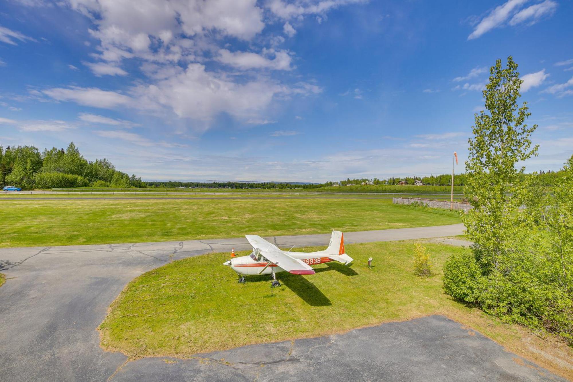Spacious Family Home With Deck And Million-Dollar View Anchorage Exterior photo